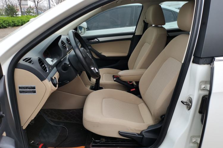 Used Volkswagen Jetta 2015 1.6L Manual Comfort Model Left Front Seat