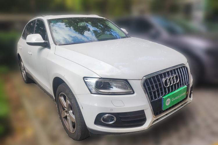 Used Audi Q5 2015 40 TFSI Technology Edition Front Right 45 Deg