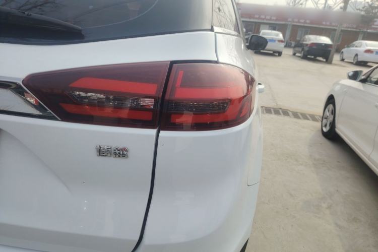 Used Geely Auto Emgrand X7 Sport 2020 1.8TD DCT Two-Wheel Drive Smart Connect 4G-Enabled Version
