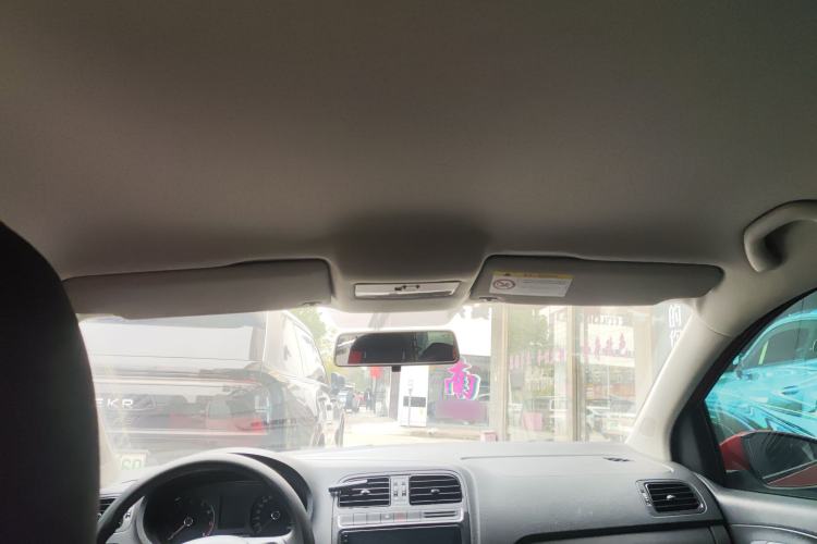 Used Volkswagen Polo 2016 1.4L Manual Fashion Model
