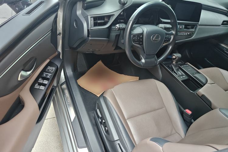 Used Lexus ES 2021 300h Excellence Edition