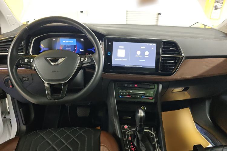 Used Jetta VS7 2024 280TSI Automatic Flagship Edition Center Console