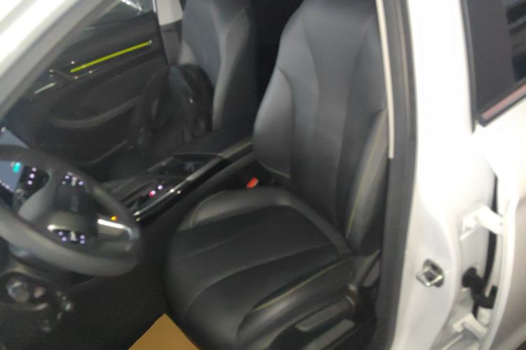 Used Roewe i5 2021 Revised Version 1.5L CVT Diamond Edition Left Front Seat