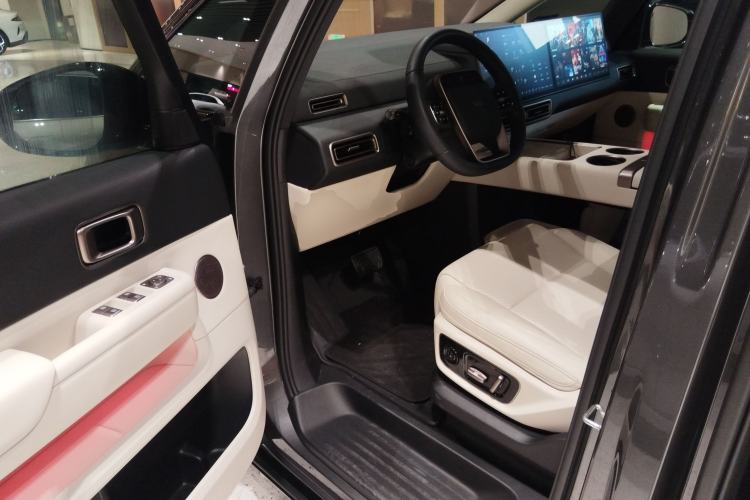 Used Li Auto MEGA 2025 Home Family Special Edition