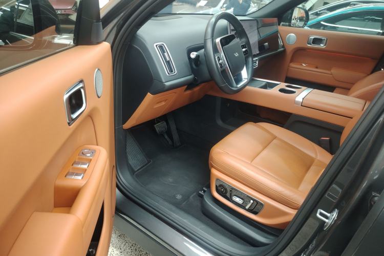 Used Li Auto L8 2023 Air model
