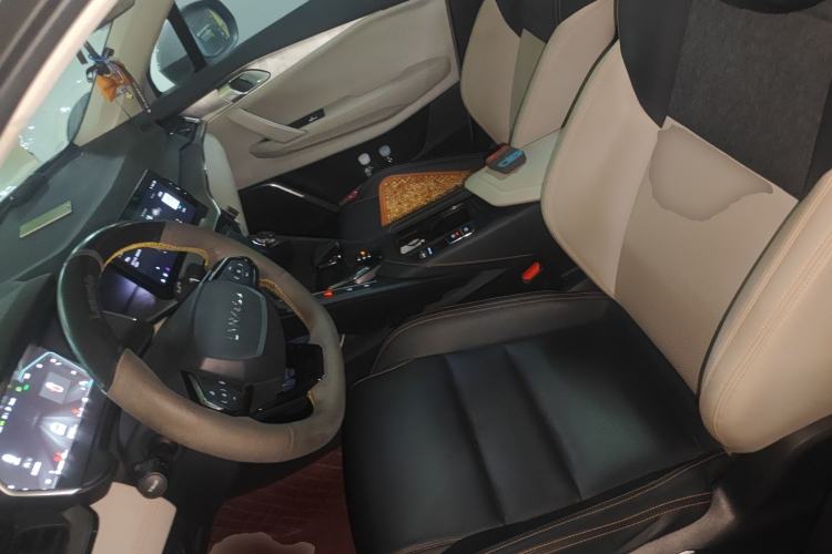 Used Lynk & Co 06 EM-P 2022 PHEV 84 km Range Pro Version Left Front Seat