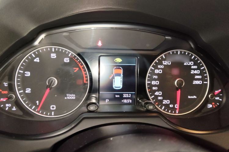 Used Audi Q5 2017 40 TFSI Comfort Model
