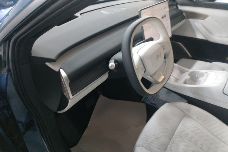 Used ONVO L60 2024 60 kWh Rear-Drive Version
