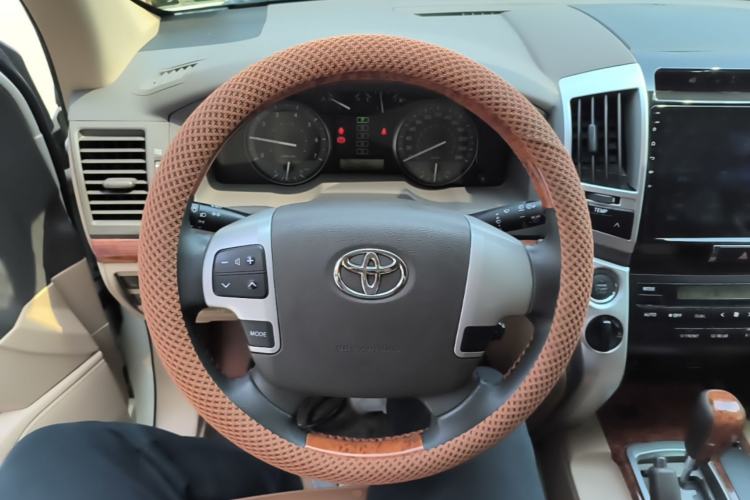 Used Toyota Land Cruiser 2015 4.0L V6 Middle East Low-Trim Version Steering Wheel