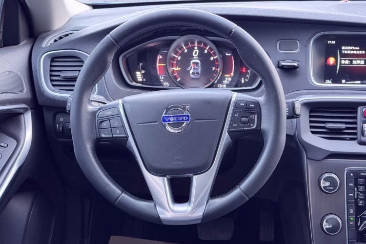 Used Volvo V40 2016 T3 Zhiyi Edition