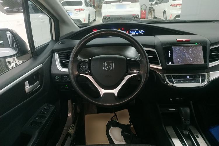 Used Honda Jade 2013 1.8L automatic Comfort version 5 seats
