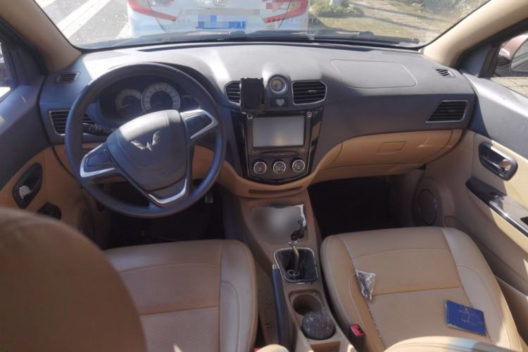 Used Wuling Hongguang 2014 1.2L S Comfort Model China IV
