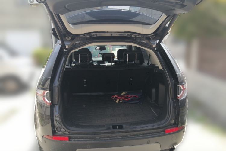 Used Land Rover Discovery Sport 2018 240 PS SE Version Trunk