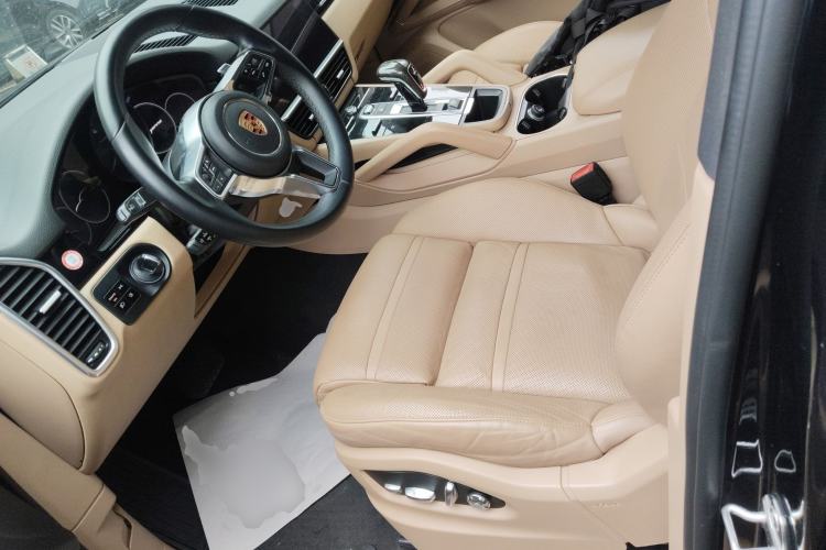 Used Porsche Cayenne 2018 Cayenne 3.0T Left Front Seat
