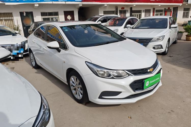 Used Chevrolet Cruze 2017 1.5L Automatic Pioneer Sunroof Edition
