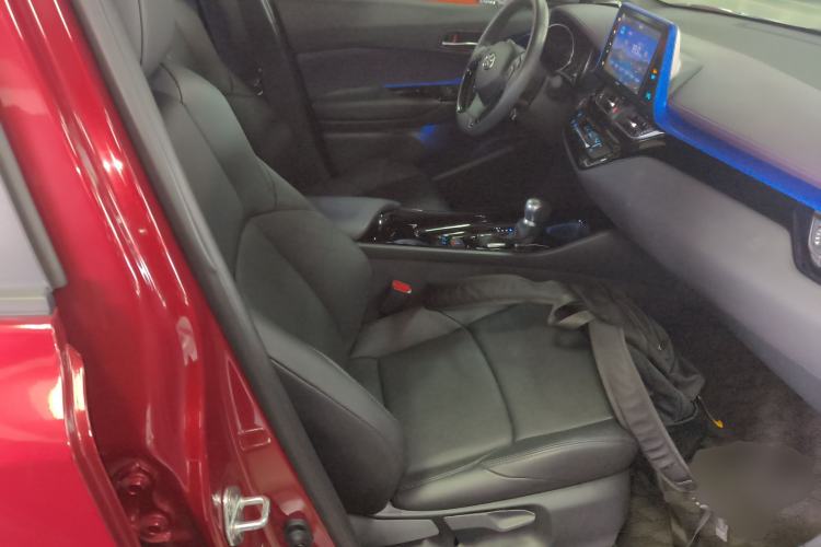 Used Toyota IZOA 2020 2.0L Yichi Version
