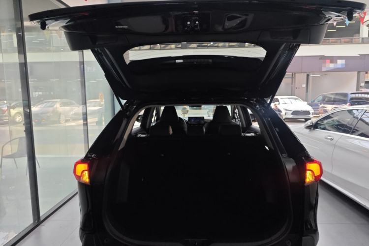 Used Toyota RAV4 2023 2.0L CVT Two-Wheel Drive Fashion Plus Edition Trunk