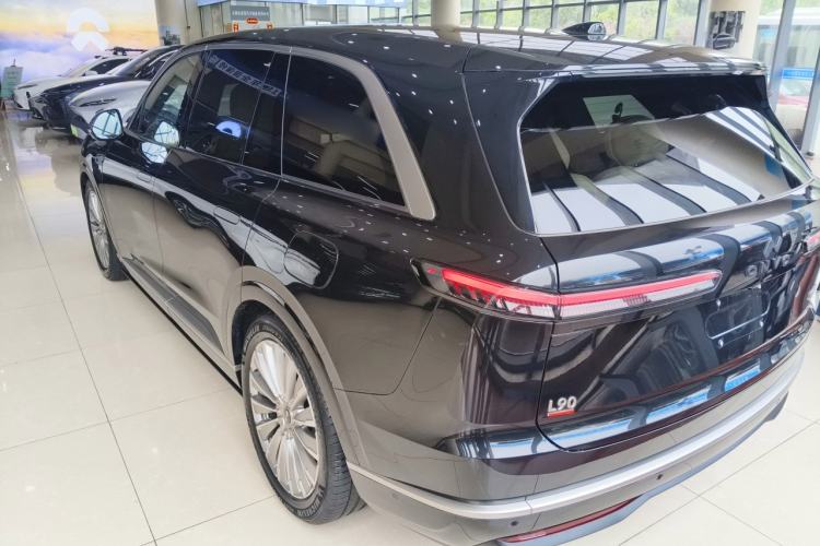 Used ONVO Luxeed L90 2025 Model—Ultra Six-Seater Version
