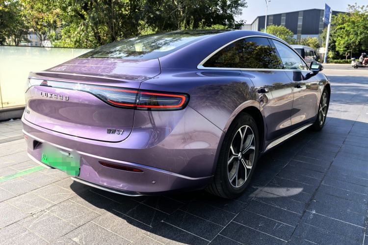 Used Hima Luxeed S7 2025 705 km Pro