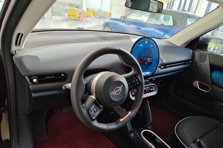 Used MINI Electric MINI COOPER 2025 456km COOPER E Classic Style
