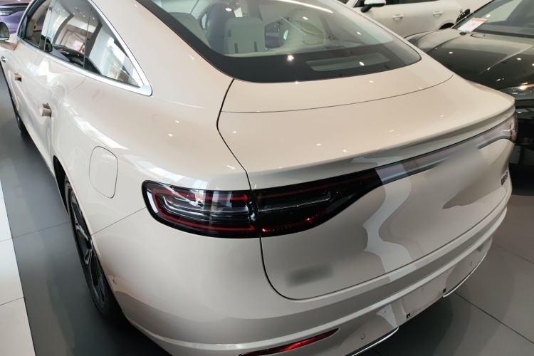 Used Hima Luxeed S7 2025 705 km Pro Rear