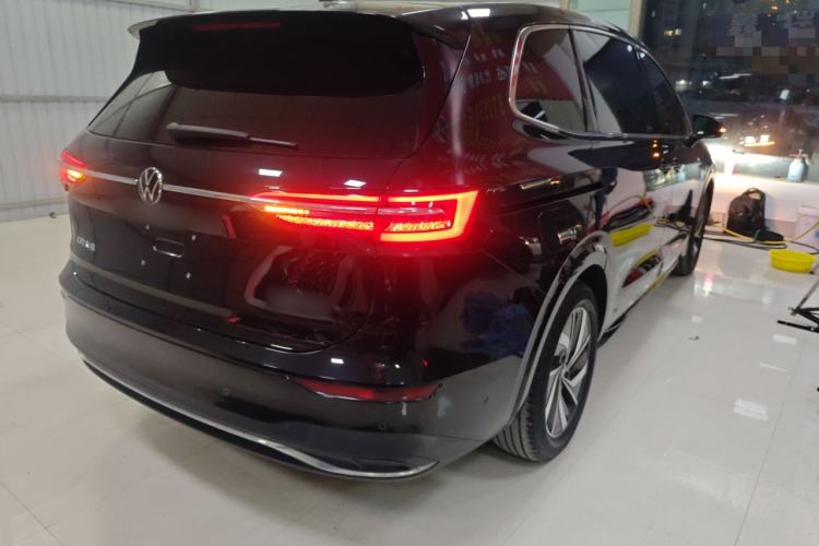 Used Volkswagen Viloran 2023 380TSI Luxury Edition Rear Right 45 Deg