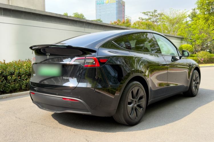 Used Tesla Model Y 2023 Rear-Wheel-Drive Version
