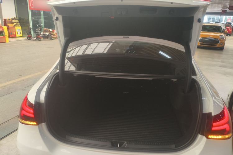 Used Mercedes-Benz A-Class 2022 Revised Version A 200 L Sport Sedan Fashionable Style Trunk