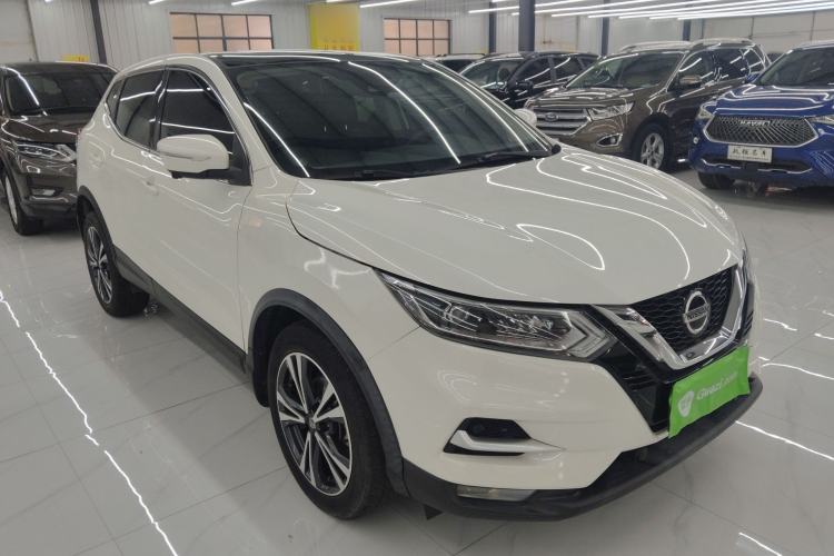 Used Nissan Qashqai 2021 2.0L CVT Luxury Navigation Edition Front Right 45 Deg