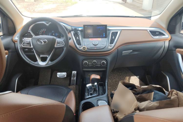 Used Soueast DX7 2016 1.5T Automatic Glory Edition Center Console