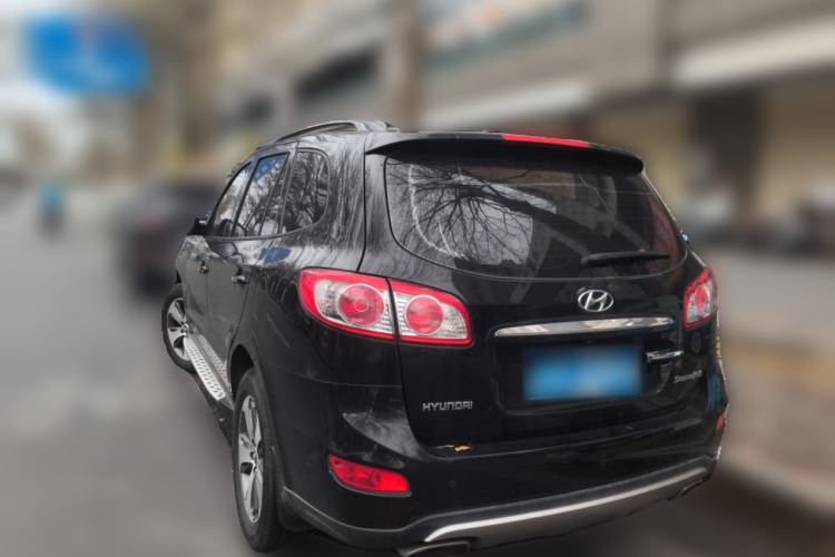 Used Hyundai Santa Fe Classic 2011 2.4 Ultimate Edition Five-Seater Two-Wheel Drive
