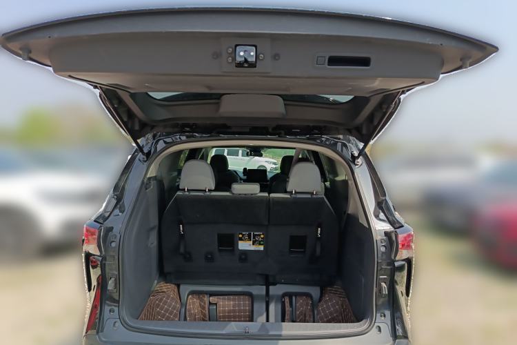 Used Toyota Granvia 2023 2.5L Hybrid Comfort Edition Trunk