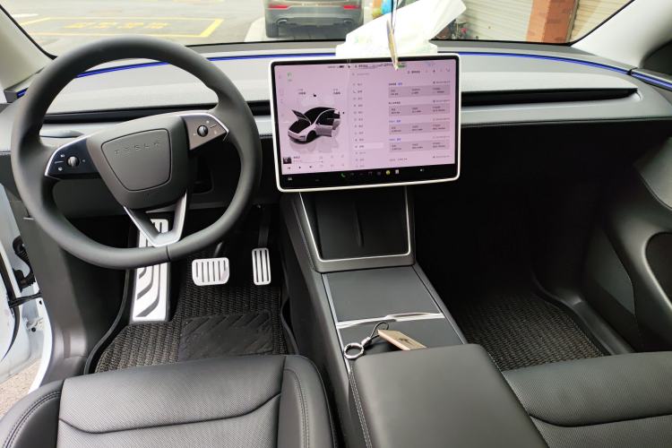 Used Tesla Model Y 2025 Rear-Wheel-Drive Version
