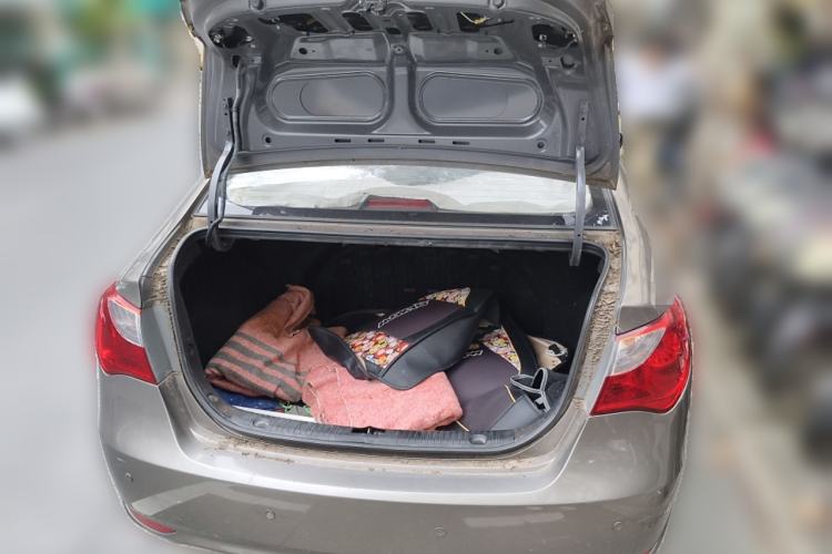 Used Hyundai Celesta 2011 1.6L Manual Comfort Edition Trunk