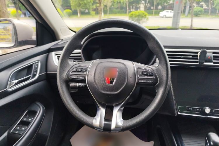 Used Roewe i5 2020 1.5L Automatic 4G Connect Luxury Flagship Edition
