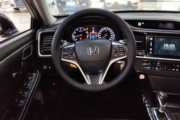 Used Honda Spirior 2015 2.0L Prestige Edition
