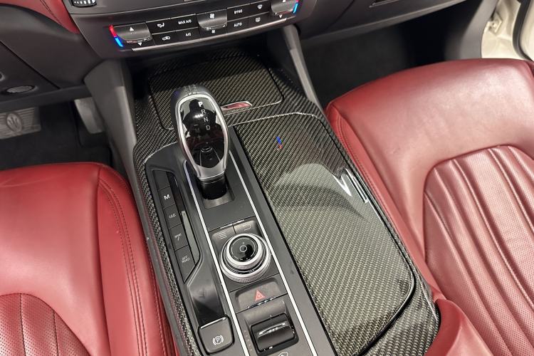 Used Maserati Levante 2016 3.0T Standard Edition Interior 2