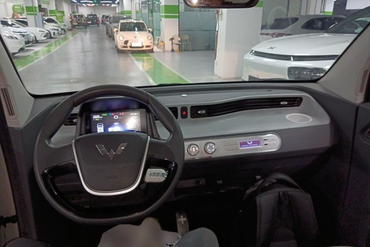 Used Wuling Hongguang MINIEV 2022 Macaron Premium Model – Lithium Iron Phosphate Center Console