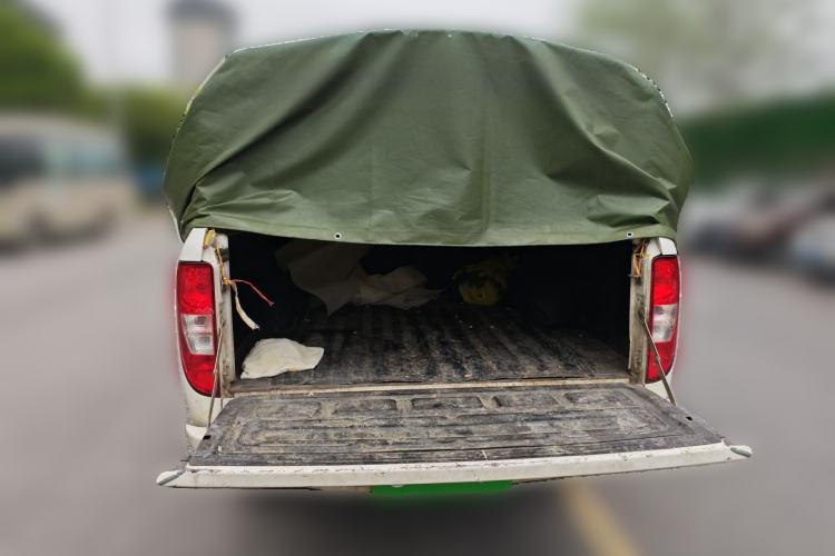 Used JMC Yuhu 5 2018 2.4T Classic Edition Diesel Manual 4x4 Luxury Shield Version with Extended Wheelbase Trunk