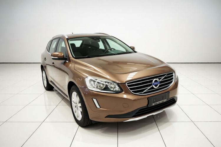 Used Volvo XC60 2015 T5 Smart Edition Front Right 45 Deg