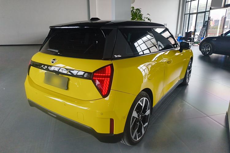 Used MINI Electric COOPER 2024 452km COOPER SE Artist
