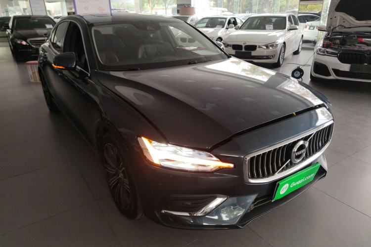 Used Volvo S60 2022 B4 Zhiyuan Luxury Edition