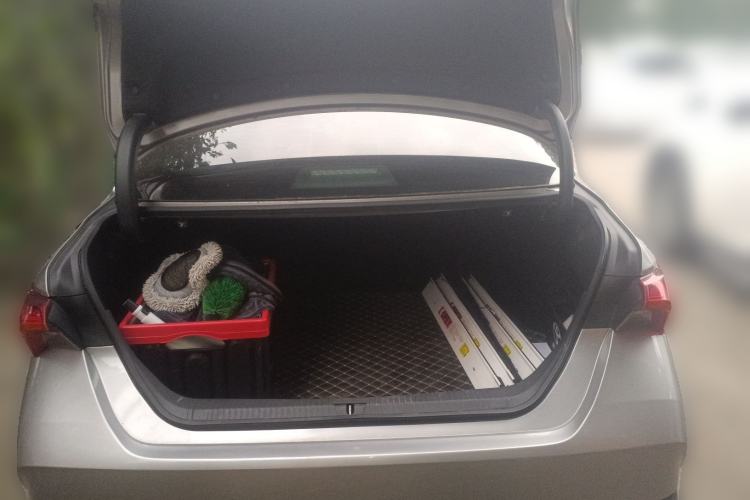 Used Toyota Avalon 2019 Dual-Engine 2.5L Luxury Edition China VI Standard