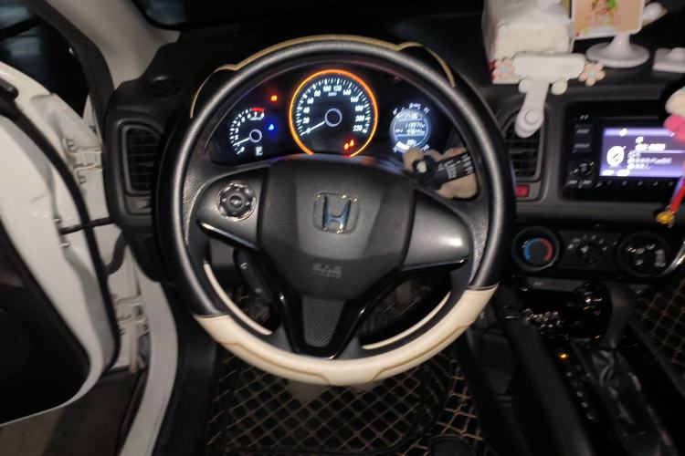 Used Honda Vezel 2016 1.8L CVT Front-Wheel Drive Pioneer Edition