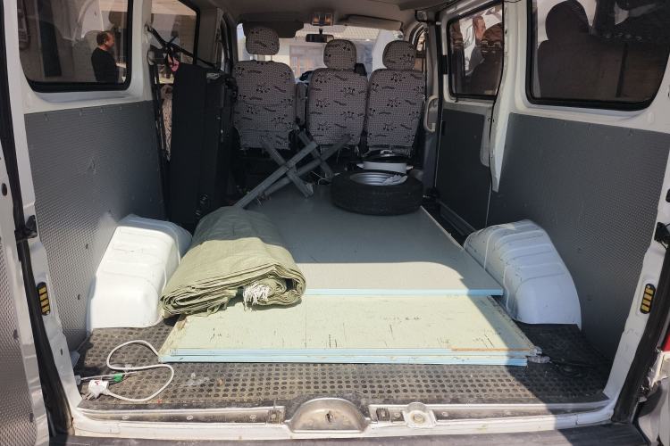 Used SAIC MAXUS Xintu V80 2019 2.5T Classic Model 6-Speed Manual – Aoyuntong Modified Version Short Wheelbase Ultra-Low Roof 5/6 Seats