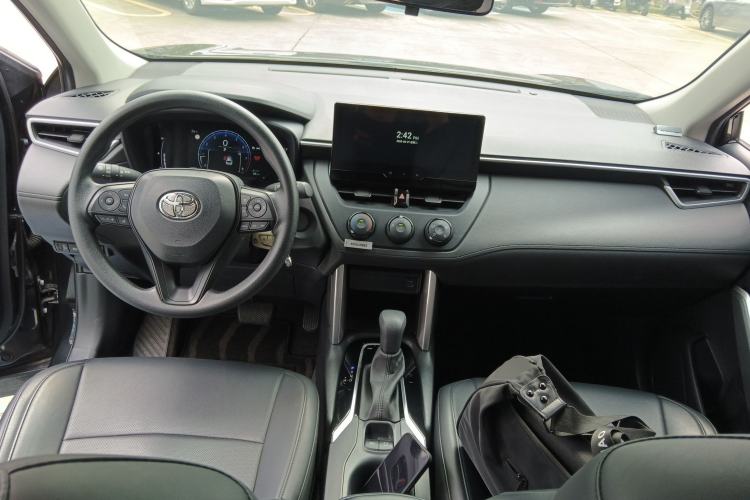 Used Toyota Corolla Cross 2023 2.0L Pioneer Edition Center Console