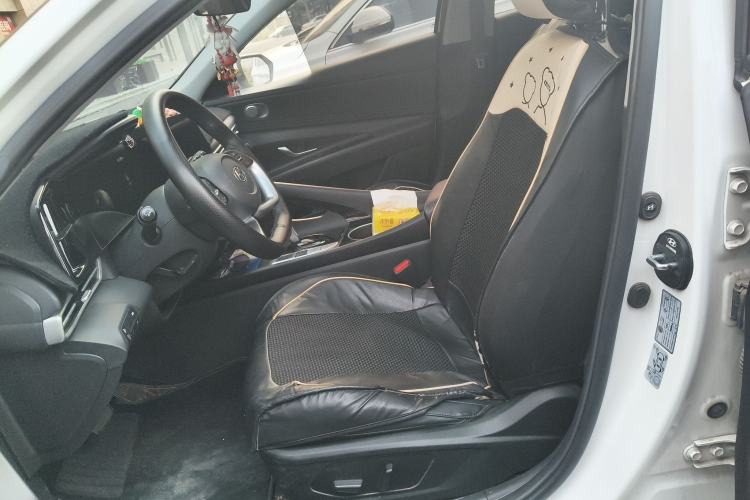 Used Hyundai Elantra 2022 1.5L CVT LUX Prestige Edition
