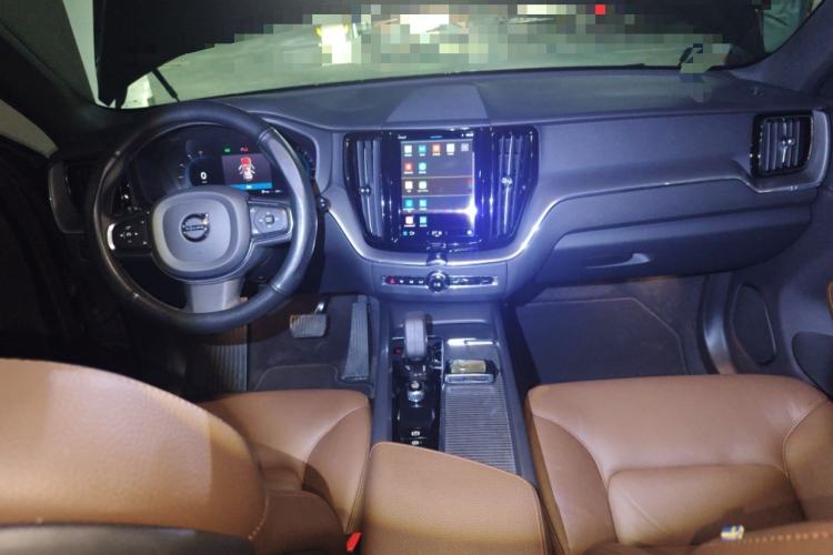 Used Volvo XC60 2022 B5 4x4 Zhiyi Luxury Edition
