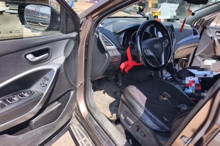 Used Hyundai Santa Fe 2015 2.0T Automatic Two-Wheel Drive Smart Version 5 Seats Driver Seat