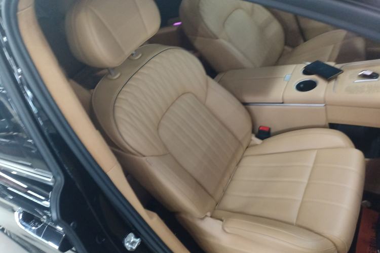 Used VOYAH Dream 2025 PHEV Four-Wheel-Drive Flagship Version – Qiankun Edition Right Front Seat